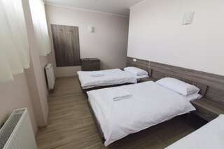 Отель Zinedine Sport-Hotel Ужгород Трехместный номер эконом-класса-3
